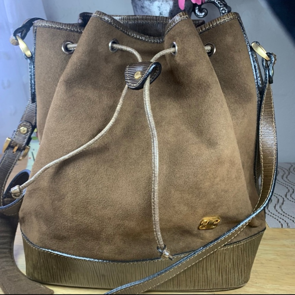 Holiday Sale !Balenciaga Tan Suede Bucket Bag - Picture 3 of 11